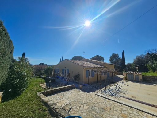 VILLECROZE